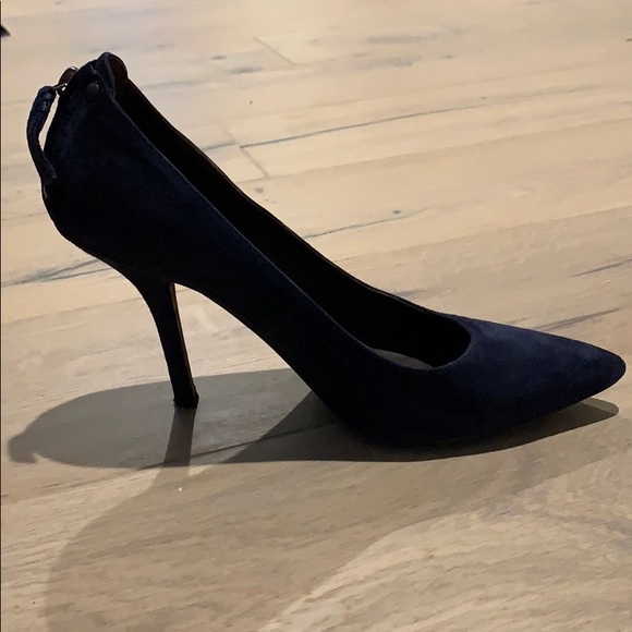 Vera Wang Navy Heels Sz. 6.5 - Picture 2 of 5